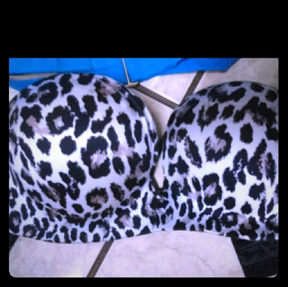 36B unworn strapless Vic Secret cheetah bra - Picture 1 of 4